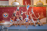 energy for life - Weihnachtsball für Kinder - Hofburg - Mi 09.12.2015 - akrobatische Kinder35