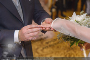 Anna Netrebko Hochzeit - Trauung - Palais Coburg - Di 29.12.2015 - Anna NETREBKO, Yusif EYVAZOV tauschen Ringe104