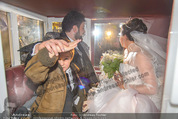 Anna Netrebko Hochzeit - Trauung - Palais Coburg - Di 29.12.2015 - Anna NETREBKO mit Sohn Tiago, Yusif EYVAZOV in der Kutsche185