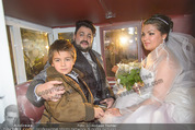 Anna Netrebko Hochzeit - Trauung - Palais Coburg - Di 29.12.2015 - Anna NETREBKO mit Sohn Tiago, Yusif EYVAZOV in der Kutsche187