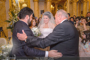 Anna Netrebko Hochzeit - Trauung - Palais Coburg - Di 29.12.2015 - Vater Yuri bringt Tochter Anna NETREBKO zu Yusif EYVAZOV65