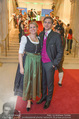 Steirerball - Hofburg - Fr 08.01.2016 - Elisabeth HAKEL mit Begleitung2