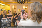 Opernball Couture Salon - Popp & Kretschmer - Mi 27.01.2016 - Desiree TREICHL-STRGKH fotografiert mit Handy7