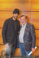Ankunft Mr. Probz - Flughafen Wien Schwecht - Di 02.02.2016 - MR. PROBZ, Richard LUGNER5