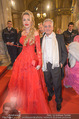 Opernball - Red Carpet - Staatsoper - Do 04.02.2016 - Christian und Ekaterina MUCHA45