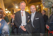 Opernball - Red Carpet - Staatsoper - Do 04.02.2016 - Andreas TREICHL, Dominique MEYER55