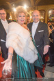 Opernball - Red Carpet - Staatsoper - Do 04.02.2016 - Birgit SARATA, Dominique MEYER72