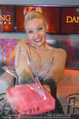 Dancing Stars Finale - ORF Zentrum - Fr 06.05.2016 - Verena SCHEITZ mit Preis, Pokal, Trophe82