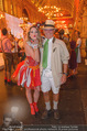 10. Trachtenpärchenball Teil 1 - Rathaus - Fr 09.09.2016 - Louie AUSTEN mit Almdudler Trachtenprchen (bodypainting)97
