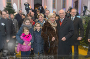 Erwin Pröll 70er Geburtstagsfeier - Stift Göttweig - Sa 17.12.2016 - Erwin PRLL mit Ehefrau Sissi (Elisabeth) und Familie (Tochter)24