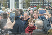 Angelobung Bundespräsident - Parlament und Volksgarten - Do 26.01.2017 - Alexander VAN DER BELLEN, Doris SCHMIDAUER mit Volk, Menschen128