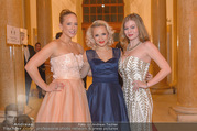 Ball der Wiener Wirtschaft - Hofburg - Sa 11.02.2017 - Zoe STRAUB, Vera BHNISCH, Frulein MAI (Missy MAY)73