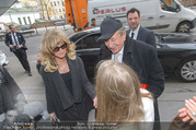 Goldie Hawn PK und Autogrammstunde - Lugner City - Mi 22.02.2017 - Goldie HAWN, Richard und Jacki Jacqueline LUGNER6