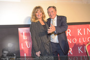 Goldie Hawn PK und Autogrammstunde - Lugner City - Mi 22.02.2017 - Goldie HAWN, Richard LUGNER24