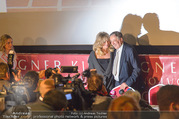Goldie Hawn PK und Autogrammstunde - Lugner City - Mi 22.02.2017 - Goldie HAWN, Richard LUGNER im Blitzlichtgewitter26