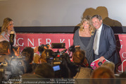 Goldie Hawn PK und Autogrammstunde - Lugner City - Mi 22.02.2017 - Goldie HAWN, Richard LUGNER im Blitzlichtgewitter28