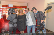 Goldie Hawn PK und Autogrammstunde - Lugner City - Mi 22.02.2017 - Goldie HAWN mit ATV Kamerateam30