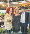 Goldie Hawn PK und Autogrammstunde - Lugner City - Mi 22.02.2017 - Goldie HAWN, Richard und Christina LUGNER66