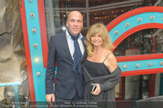 Goldie Hawn PK und Autogrammstunde - Lugner City - Mi 22.02.2017 - Goldie HAWN, Gerald FRIEDE68