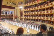 Opernball 2017 - Staatsoper - Do 23.02.2017 - Blick aus einer Loge auf die Erffnung, Ballsaal191