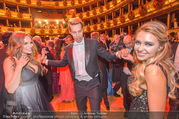 Opernball 2017 - Staatsoper - Do 23.02.2017 - Gina-Lisa LOHFINK, Florian WESS, Cathy LUGNER auf der Tanzflch265