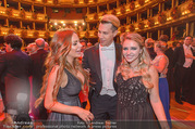 Opernball 2017 - Staatsoper - Do 23.02.2017 - Gina-Lisa LOHFINK, Florian WESS, Cathy LUGNER auf der Tanzflch269