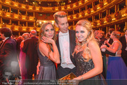 Opernball 2017 - Staatsoper - Do 23.02.2017 - Gina-Lisa LOHFINK, Florian WESS, Cathy LUGNER auf der Tanzflch270