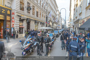 Charles und Camilla - Innenstadt Wien - Mi 05.04.2017 - Polizei vor Demel Hofzuckerbckerei36