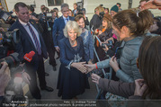 Charles und Camilla - Innenstadt Wien - Mi 05.04.2017 - Camilla Parker Bowles begrt Zaungste, Zuschauer, Fans62