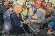 Charles und Camilla - Innenstadt Wien - Mi 05.04.2017 - Camilla Parker Bowles begrt Zaungste, Zuschauer, Fans67