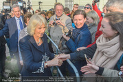 Charles und Camilla - Innenstadt Wien - Mi 05.04.2017 - Camilla Parker Bowles begrt Zaungste, Zuschauer, Fans68