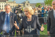 Charles und Camilla - Innenstadt Wien - Mi 05.04.2017 - Camilla Parker Bowles begrt Zaungste, Zuschauer, Fans75