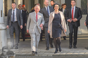 Charles und Camilla - Innenstadt Wien - Mi 05.04.2017 - Prinz Charles, Prince of Wales geht von Hofburg zu Bundeskanzler80