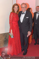 Romy Gala - Red Carpet - Hofburg - Sa 22.04.2017 - Friedrich VON THUN mit Tochter Gioia VON THUN100