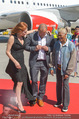 Lifeball Flieger Ankunft - Flughafen Wien Schwechat - Fr 09.06.2017 - Dionne WARWICK, Gery KESZLER, Ute LEMPER42