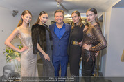 Opening - Furry VIP Showroom - Mi 11.10.2017 - Wolfgang SCHWARZ mit Models2