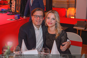 Life goes on Gala - Rathaus - Sa 11.11.2017 - Philipp WECK mit Freundin Yulija DEVYATOVA34