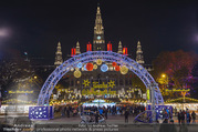 Rot-Kreuz Ball - Rathaus - Fr 17.11.2017 - Wiener Christkindlmarkt Rathausplatz, Adventmarkt38