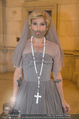 Lifeball Fotoshooting Netrebko - Conchita - Rathaus - Fr 17.11.2017 - Conchita (WURST, Tom NEUWIRTH) als Nonne mit Kreuz45
