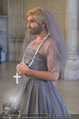 Lifeball Fotoshooting Netrebko - Conchita - Rathaus - Fr 17.11.2017 - Conchita (WURST, Tom NEUWIRTH) als Nonne mit Kreuz50