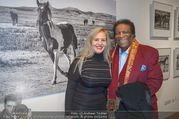 Manfred Baumann Mustangs - Naturhistorisches Museum NHM - Di 21.11.2017 - Roberto BLANCO mit Ehefrau Luzandra1