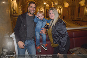 Manfred Baumann Mustangs - Naturhistorisches Museum NHM - Di 21.11.2017 - Familie Michael WAGNER mit Sohn Nino und Ehefrau28