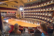Opernball 2018 - Wiener Staatsoper - Do 08.02.2018 - Festsaal, Baller�ffnung, Blick aus einer Loge, �bersichtsfoto261
