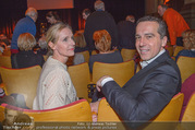 Florian Scheuba Premiere - Stadtsaal - Di 20.02.2018 - Christian KERN mit Ehefrau Eveline STEINBERGER-KERN22