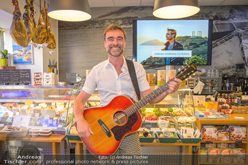 Andie Gabauer Videopräsentation - Favvas Gourmet Delicatessen - Do 03.05.2018 - Andie GABAUER1