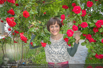 PK zu Rosenburg Festspielen - Deli Bluem - Mi 16.05.2018 - Nina BLUM (Portrait mit Rosen)6