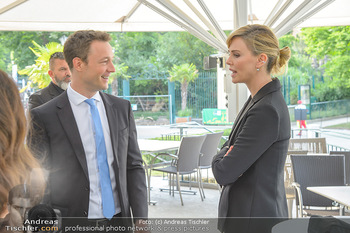 Crystal of hope an Charlize Theron - Kaiserpavillon Schönbrunn - Do 31.05.2018 - Charlize THERON, Gernot BLÜMEL31