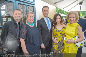 Crystal of hope an Charlize Theron - Kaiserpavillon Schönbrunn - Do 31.05.2018 - Beate HARTINGER-KLEIN mit Ehemann Andreas, Gernot BLÜMEL, Clivi42