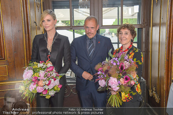 Crystal of hope an Charlize Theron - Kaiserpavillon Schönbrunn - Do 31.05.2018 - Charlize THERON, Gery KESZLER, Helene VAN DAMM68