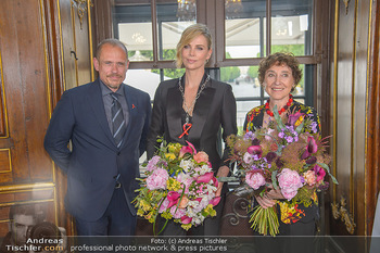 Crystal of hope an Charlize Theron - Kaiserpavillon Schönbrunn - Do 31.05.2018 - Charlize THERON, Gery KESZLER, Helene VAN DAMM73